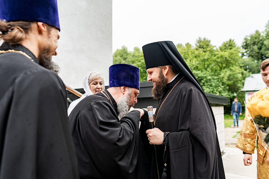 Архиерейское богослужение в Михаило-Архангельском храме села Михайловского г.о. Домодедово